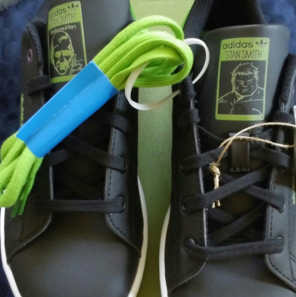 Disney Marvel Stan Smith Adidas Nwt youth - Picture 2 of 6